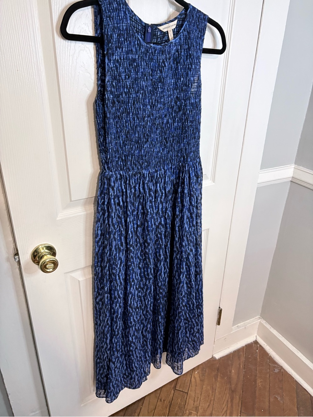Rebecca Taylor Silk Blend Smocked Midi Dress Blue Print Sleeveless Size 4 - Picture 4 of 12